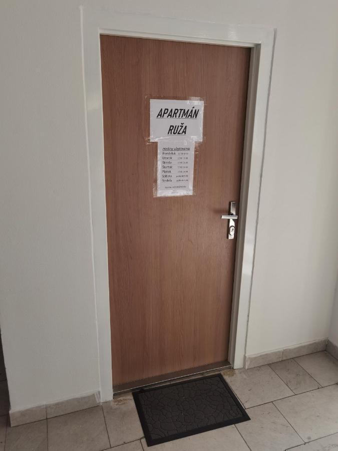 Apartman Ruza Ружомберок Екстериор снимка