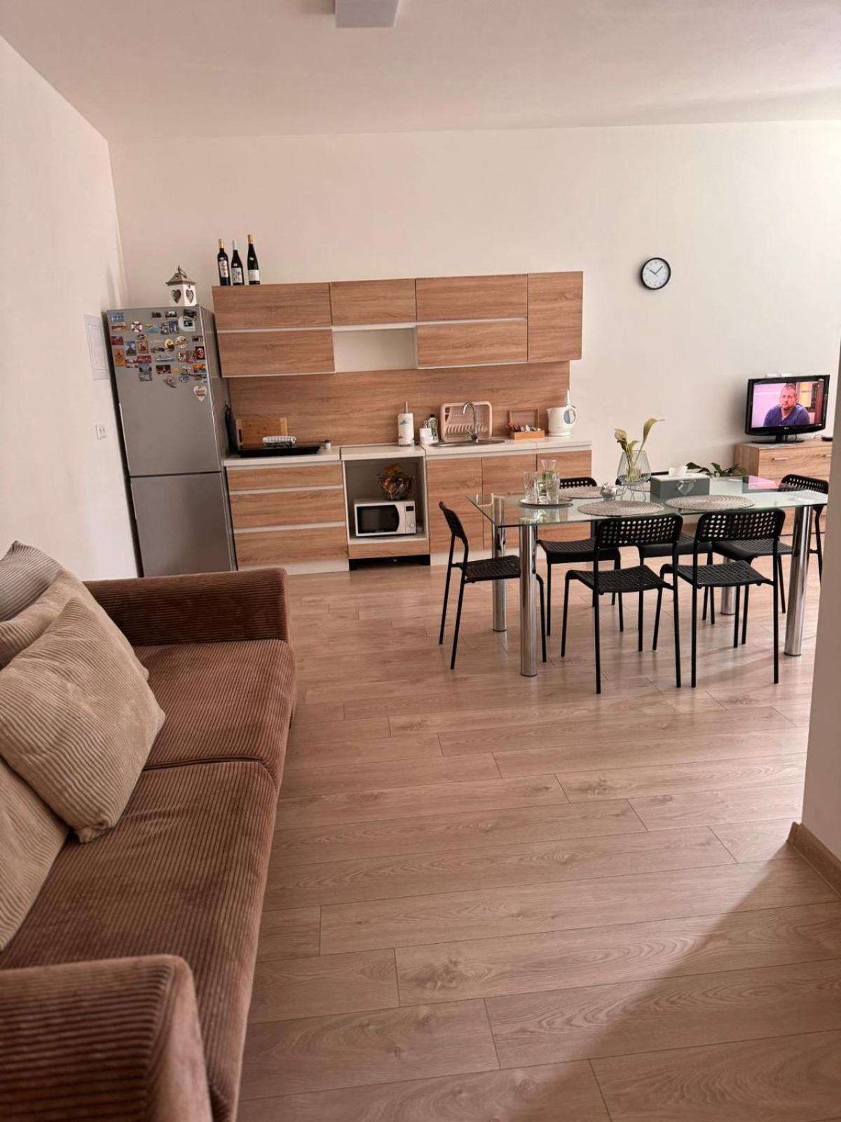 Apartman Ruza Ружомберок Екстериор снимка